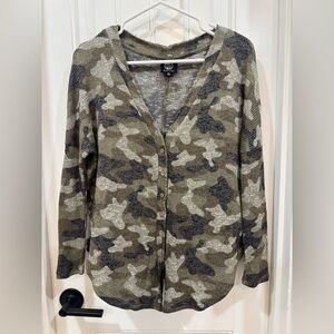 Bobeau Camouflage Long Sleeve Top